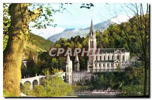 Cartes postales Lourdes La Basilique et le Pic du Jer