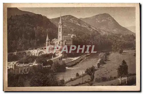 Cartes postales Lourdes La Basilique et le Gave