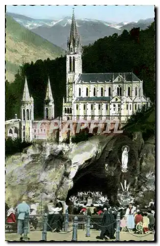 Cartes postales Lourdes la Grotte et la Basilique