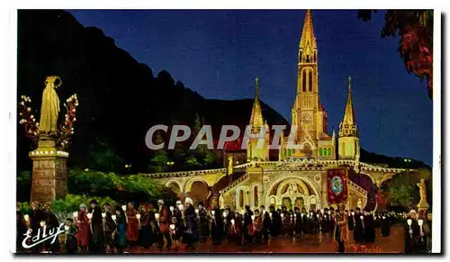 Ansichtskarte AK Lourdes La procession aux flambeaux