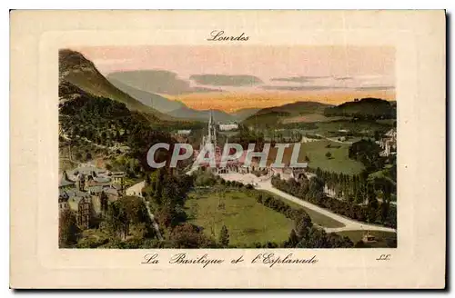 Cartes postales Lourdes La Basilique et l'Esplanade