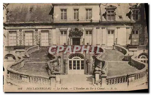 Ansichtskarte AK Fontainebleau Le Palais L'Escalier du Fer a Cheval