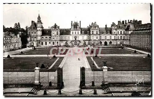 Ansichtskarte AK Fontainebleau S et M Le Palais Cour des Adieux