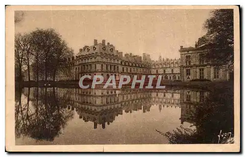 Ansichtskarte AK Fontainebleau S et M Le Palais Facade sur l'Etang aux Carpes