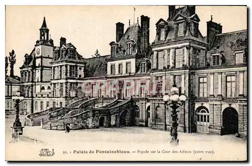 Cartes postales Palais de Fontainebleau Facade sur la Cour des Adieux