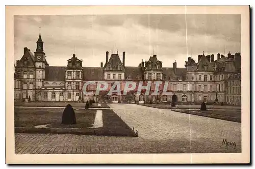 Ansichtskarte AK Palais de Fontainebleau facade sur la cour du Cheval Blanc ou Cour des Adieux en souvenir des ad