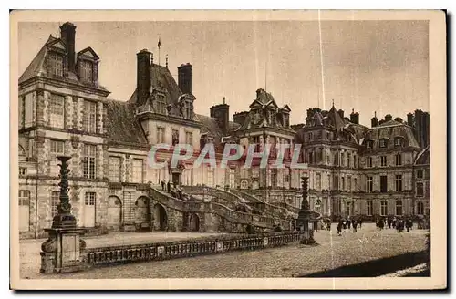 Cartes postales La Douce France Palais de Fontainebleau facade principale