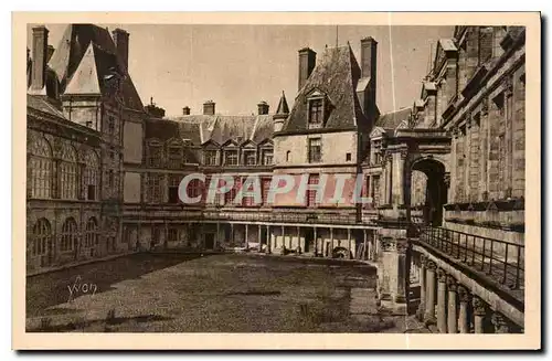 Ansichtskarte AK La Douce France Palais de Fontainebleau cour ovale vue du Pavillon St Louis