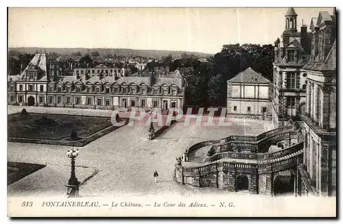 Ansichtskarte AK Fontainebleau le Chateau la Cour des Adieux