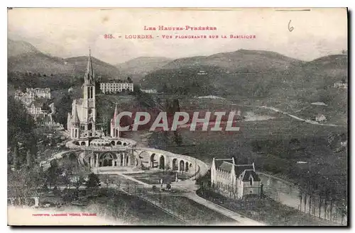 Cartes postales Les Hautes Pyrenees Lourdes Vue plongeante sur la Basilique