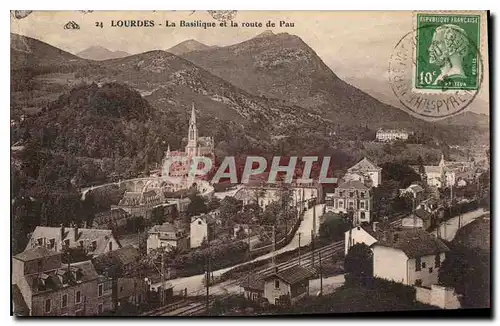 Cartes postales Lourdes La Basilique et la Route de Pau