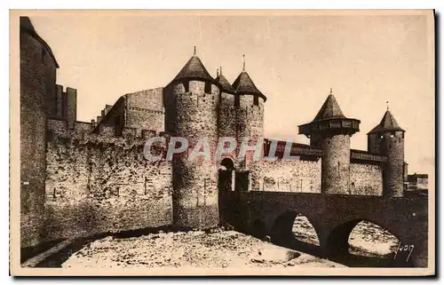 Ansichtskarte AK Carcassonne Aude la Cite Entree du Chateau les Hourds