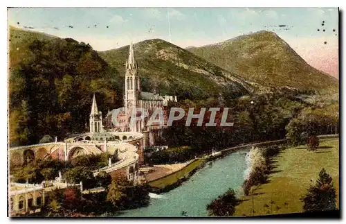 Cartes postales Lourdes la Basilique et le Gave