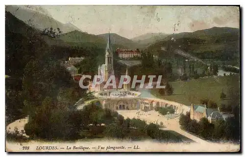 Cartes postales Lourdes la Basilique vue plongeante