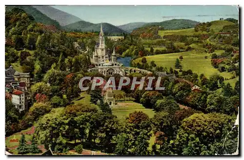 Ansichtskarte AK Lourdes la Basilique et le Monument intarallie