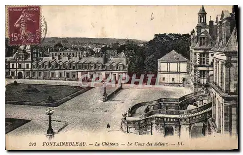 Cartes postales Fontainebleau Le Chateau La Cour des Adieux