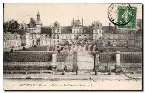 Ansichtskarte AK Fontainebleau le palais la Cour des Adieux