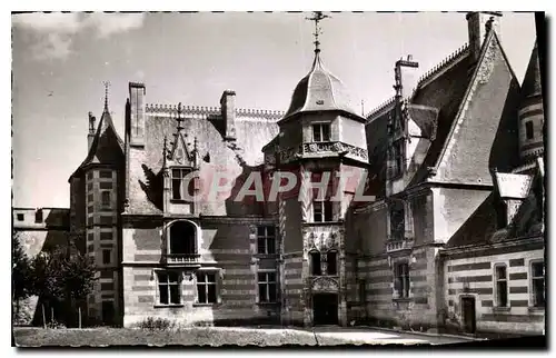 Ansichtskarte AK Chateau d'Ainay le Vieil Cher Facade sur la Cour