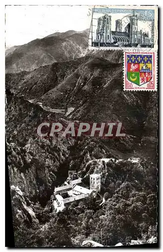 Cartes postales Le Roussillon Abbaye de St Martin du Canigou le cloitre dans son nid