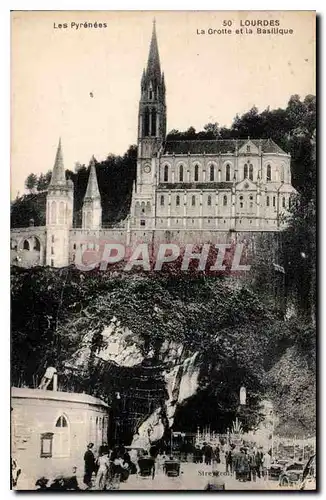 Cartes postales Les Pyrenees Lourdes la Grotte et la Basilique