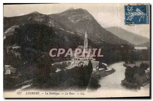 Cartes postales Lourdes la Basilique le Gave