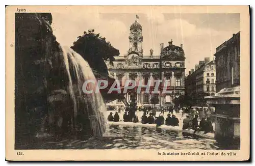Cartes postales Lyon la fontaine bartholdi et l'hotel de ville