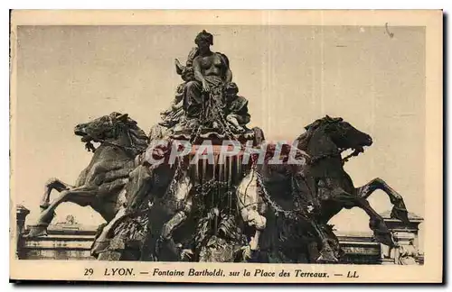 Cartes postales Lyon Fontaine Bartholdi sur la Place des Terreaux