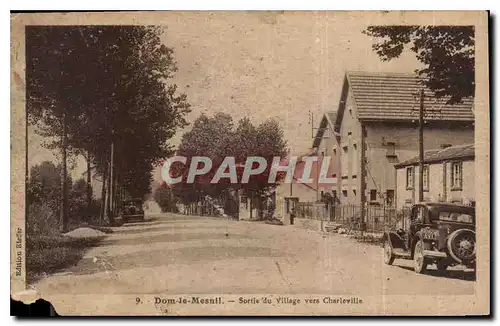Cartes postales Dom le Mesnil Sortie du Village vers Charleville