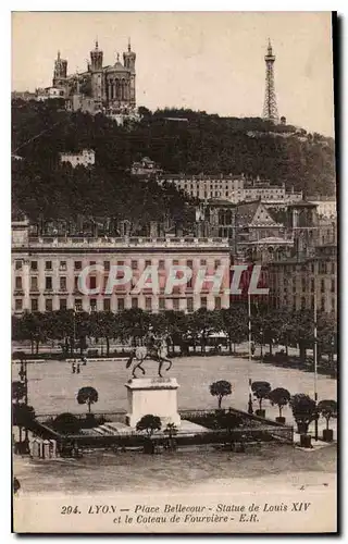 Cartes postales Lyon Place Bellecour Statue de louis XIV et le Coteau de Fourviere