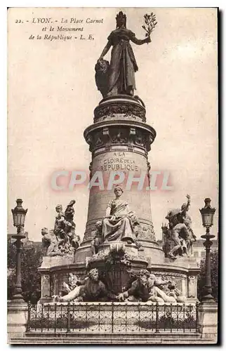 Cartes postales Lyon la Place Carnot et le Monument de la Republique