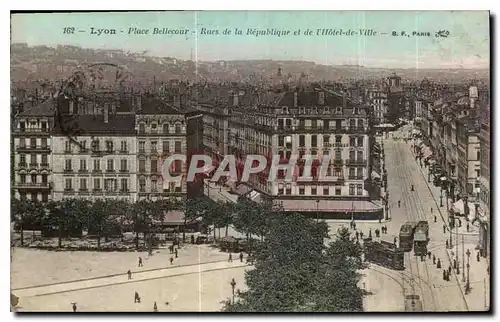 Cartes postales Lyon Place Bellecour Rues de la Republique et de l'Hotel de Ville