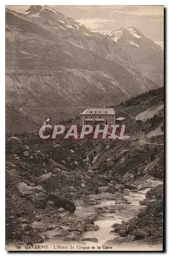 Cartes postales Gavarnie l'Hotel du Cirque et le Gave