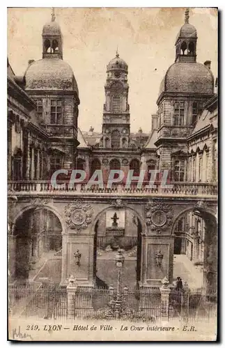 Cartes postales Lyon hotel de ville la cour interieure