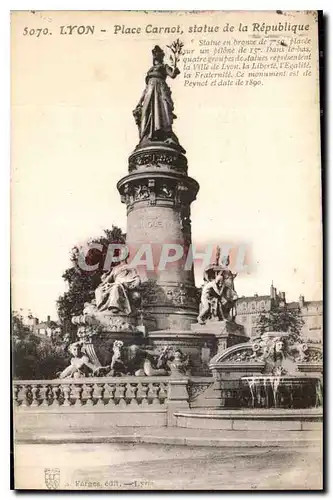 Cartes postales Lyon Place Carnot statue de la Republique