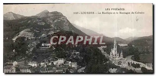 Cartes postales Les Pyrenees Lourdes La Basilique et la Montagne du Calvaire