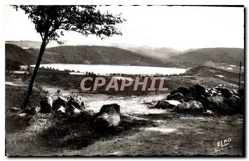 Cartes postales Lac d'Issarles Ardeche Paysage pris de la Sage Lac le plus grand de la France Centrale