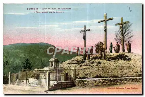 Ansichtskarte AK Lourdes XIIe station du Calvaire Jesus meurt sur la Croix