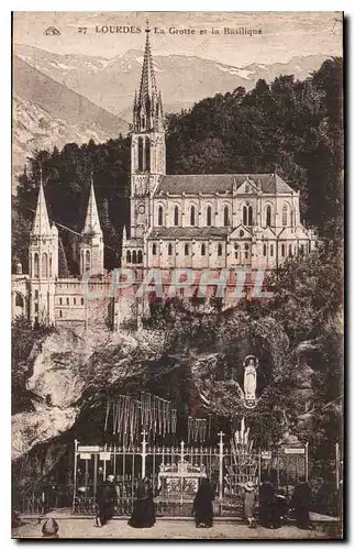 Cartes postales Lourdes la Grotte et la Basilique