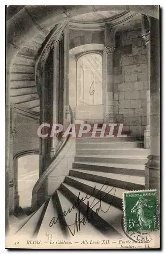 Cartes postales Blois le Chateau Aile Louis XII entree du Grand Escalier