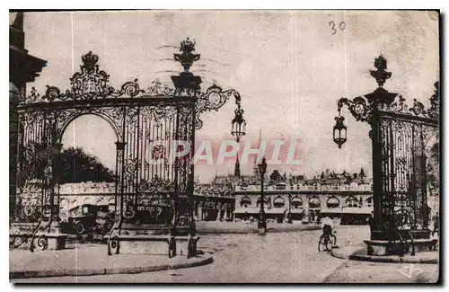 Cartes postales Nancy la Ville aux Portes d'Or Place Stanislas Grilles de Jean Lamour