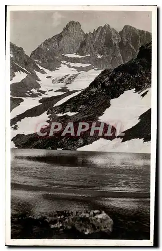 Cartes postales Les Trois Pics de Belledonne et le Lac de Freydane