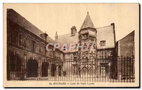 Ansichtskarte AK Bourges Cour du Petit Lycee