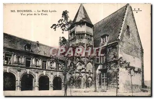 Ansichtskarte AK Bourges Le Petit Lycee Vue prise de la Cour