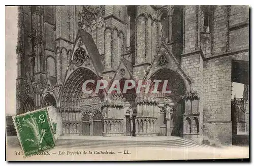 Ansichtskarte AK Bourges Les Portails de la Cathedrale