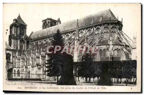 Ansichtskarte AK Bourges La Cathedrale vue prise du Jardin de l'Hotel de Ville