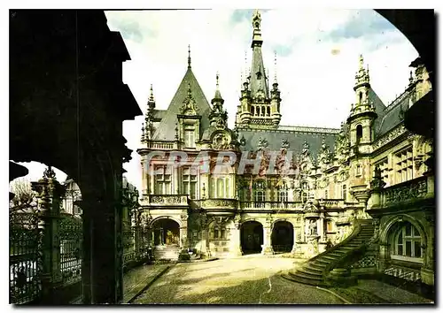 Cartes postales moderne La Benedictine a Fecamp vue de la cour d'Honneur