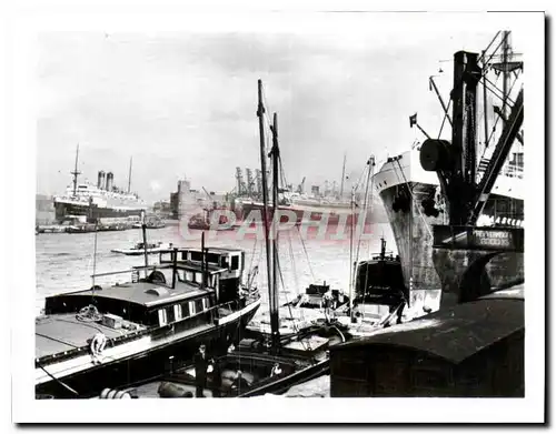 Cartes postales moderne Amsterdam Vue sur le Port