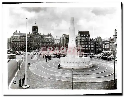 Cartes postales moderne Amsterdam Dam le avec le Palais Royal et le Monument National