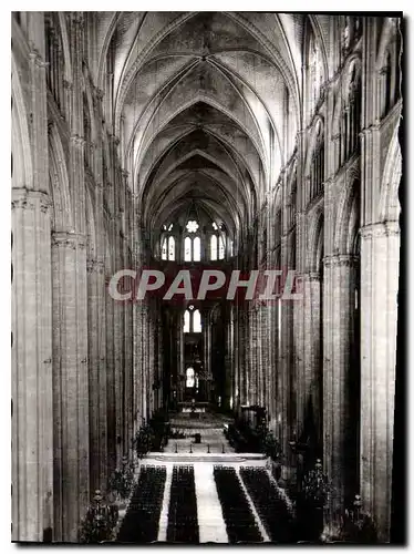 Cartes postales moderne Cathedrale St Etienne de Bourges Cathedrale St Etienne la Nef vue vers le Choeur