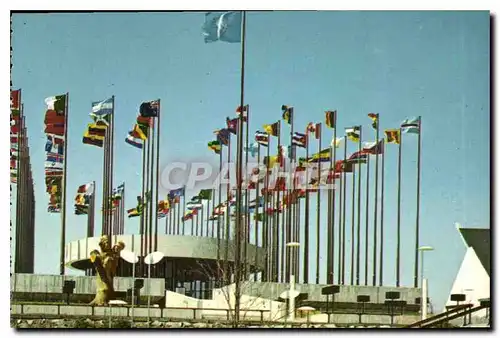 Cartes postales moderne France se caracterise par une architecture dynamique